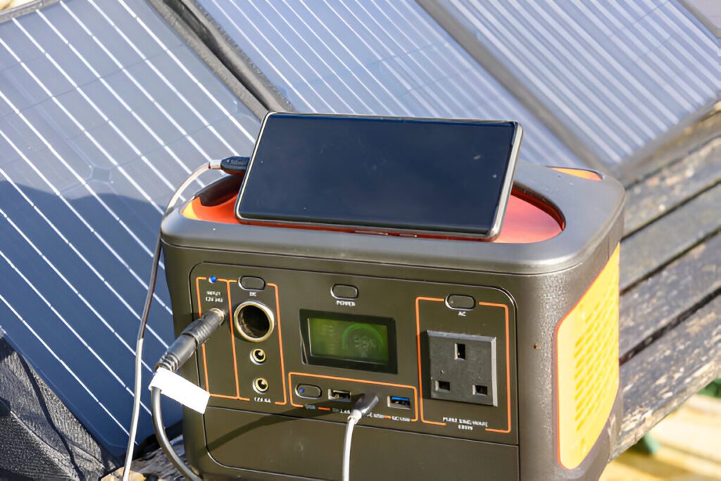 combining portable power stations and solar panels